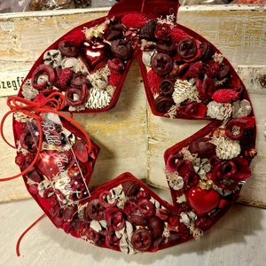 Karácsonyi piros színű csillag ajtódísz