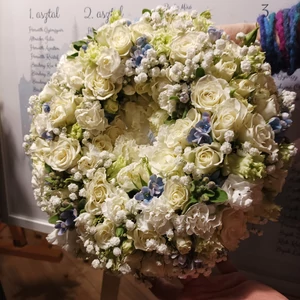 Élővirágos ablak koszorú, esküvőre