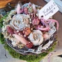Kép 1/3 - Porcelán boglárka és tulipán, porcellán tányéron asztaldísz-Kacat Műhely